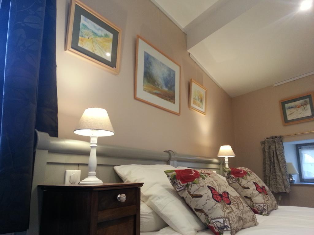 Relais St Jacques - Roanne Bed & Breakfast Saint-Haon-le-Châtel Oda fotoğraf