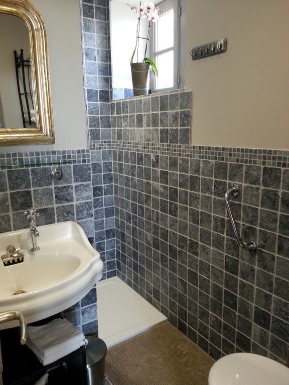 Relais St Jacques - Roanne Bed & Breakfast Saint-Haon-le-Châtel Oda fotoğraf